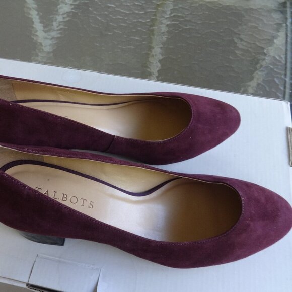 Talbots women's size 9&1/2M, Burgundy suede leather chunky heel shoes, round toe - Picture 6 of 16